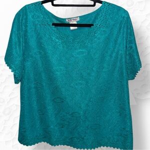 ‼️BELLE AMIE TEAL FLORAL TEXTURE SCALLOPED HEMS TOP